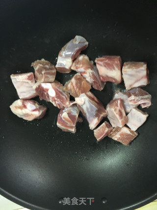 仔排鹌鹑蛋的做法步骤：2