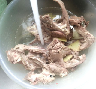 红烧鸭锁骨的做法步骤：4