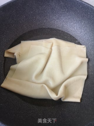 三丝时蔬豆皮卷的做法步骤：2