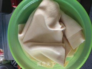 三丝时蔬豆皮卷的做法步骤：3