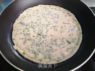 韭菜鸡蛋饼的做法步骤：5