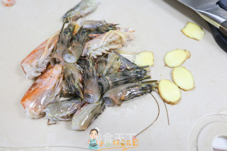 6个月以上辅食调味万能油虾油的做法步骤：1