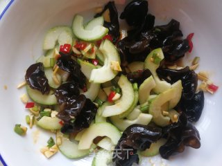 木耳拌酥瓜的做法步骤：9