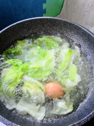 宝宝辅食-西生菜香菇面的做法步骤：2