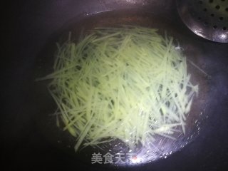 酸辣土豆丝的做法步骤：4