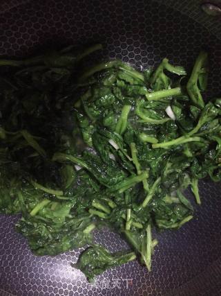 蒜香茼蒿菜的做法步骤：4