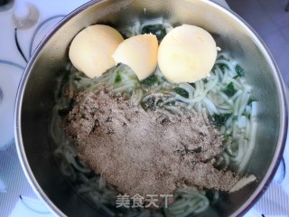宝宝辅食-补铁菠菜猪肝面的做法步骤：4