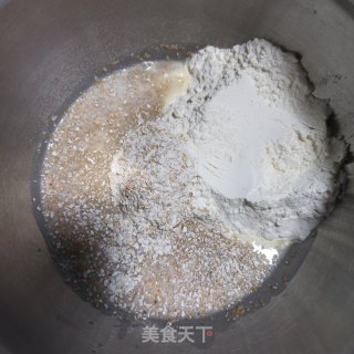 30%全麦的中种吐司的做法步骤：1