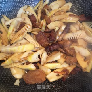 春笋烧肉的做法步骤：7