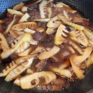 春笋烧肉的做法步骤：8