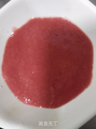 草莓果肉冰淇淋的做法步骤：2