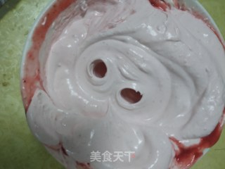 草莓果肉冰淇淋的做法步骤：7