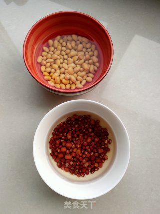 黄.红豆红枣豆浆的做法步骤：1