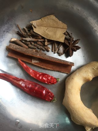 土豆胡萝卜焖牛腱肉的做法步骤：3
