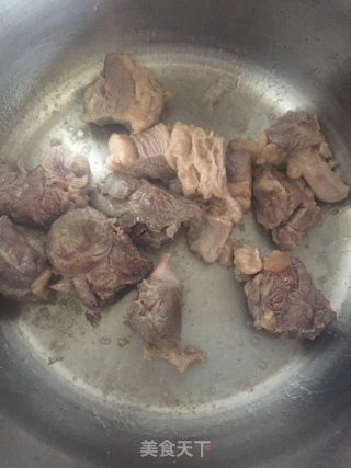 土豆胡萝卜焖牛腱肉的做法步骤：7