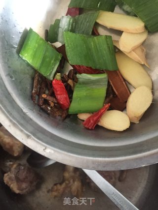 土豆胡萝卜焖牛腱肉的做法步骤：8