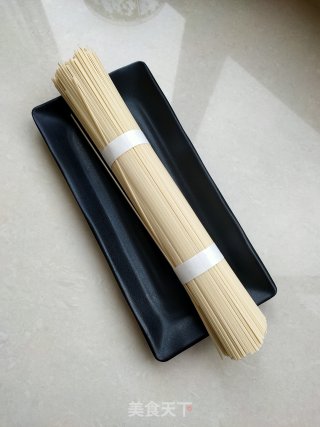 芝麻酱鸡肉丝拌面的做法步骤：4