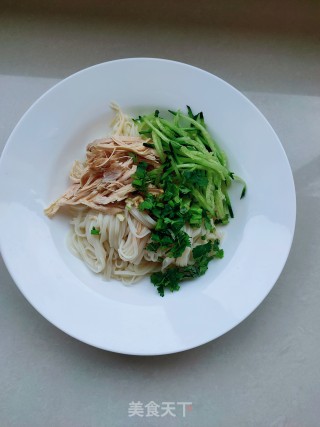 芝麻酱鸡肉丝拌面的做法步骤：9