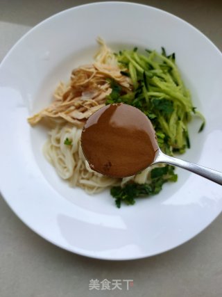 芝麻酱鸡肉丝拌面的做法步骤：10