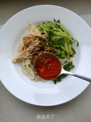 芝麻酱鸡肉丝拌面的做法步骤：11