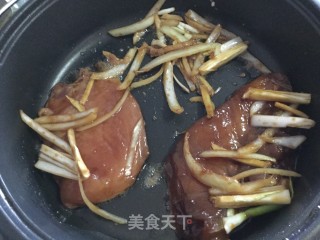 香煎蜜汁鸡胸的做法步骤：5