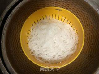 韭香蒜蓉粉丝虾的做法步骤：3