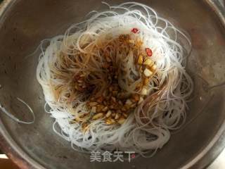 韭香蒜蓉粉丝虾的做法步骤：5