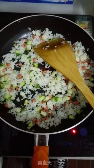 蛋包饭的做法步骤：4