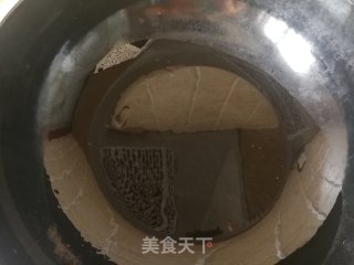 黑椒牛柳炒螺丝椒的做法步骤：3