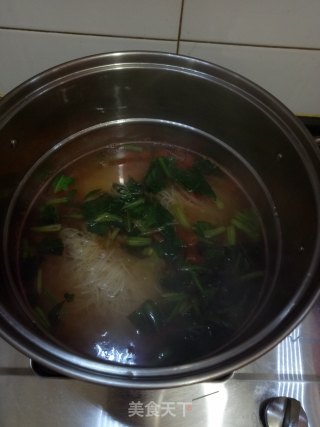 西红柿菠菜宫面的做法步骤：6