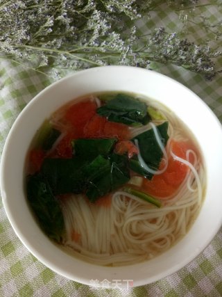 西红柿菠菜宫面的做法步骤：7