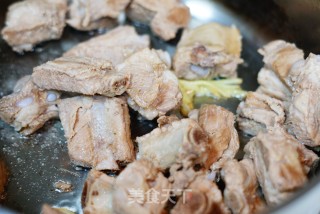 冰糖小排骨的做法步骤：5