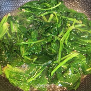 豆皮拌菠菜的做法步骤：4