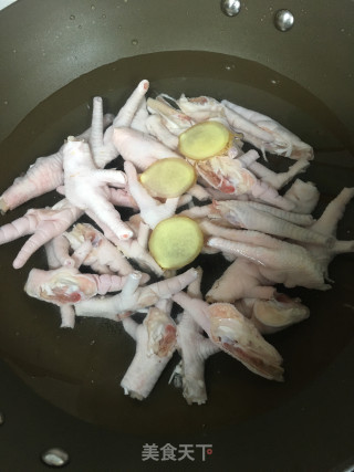 酸辣鸡爪的做法步骤：2