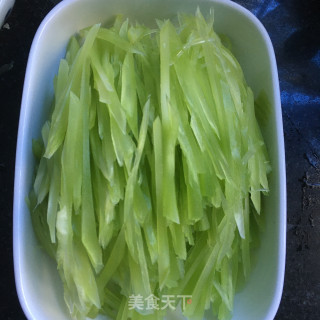 爽口笋丝的做法步骤：4