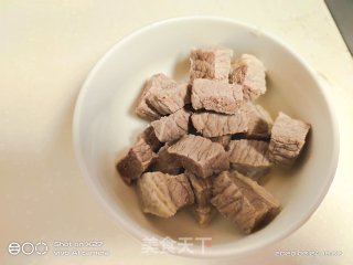 牛腩米粉的做法步骤：1