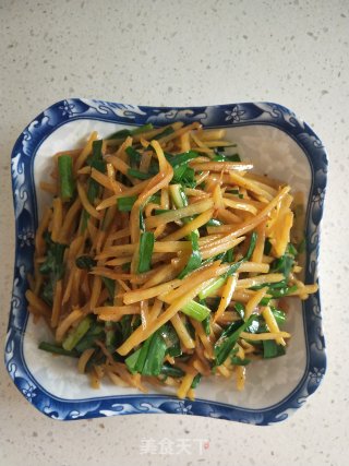 韭菜土豆丝的做法步骤：8