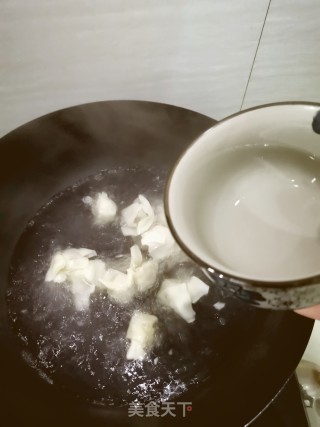 酸汤馄饨的做法步骤：4