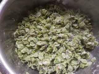 蒜苔炒榆钱的做法步骤：4