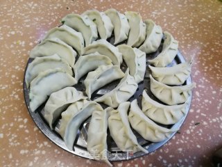 韭菜鸡蛋饺的做法步骤：7