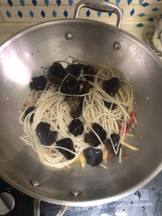 酸辣兔杂粉丝的做法步骤：7