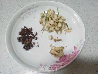 回锅肉的做法步骤：2