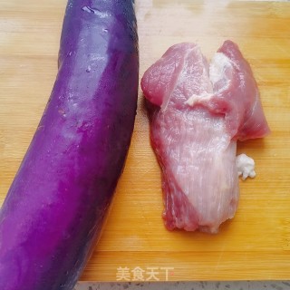 肉末茄子的做法步骤：1
