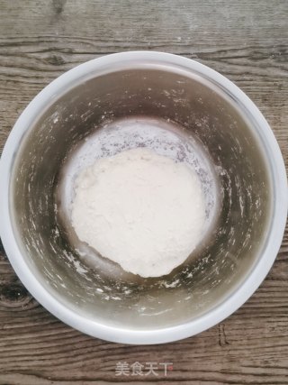 三鲜馅饼的做法步骤：1