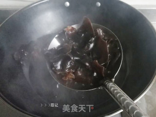山药木耳的做法步骤：2