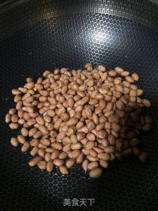 炒花生米的做法步骤：4