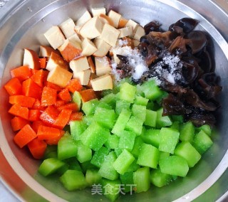 莴笋拌素鸡胡萝卜木耳的做法步骤：7