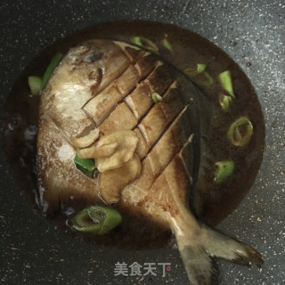 红烧银鲳鱼的做法步骤：11