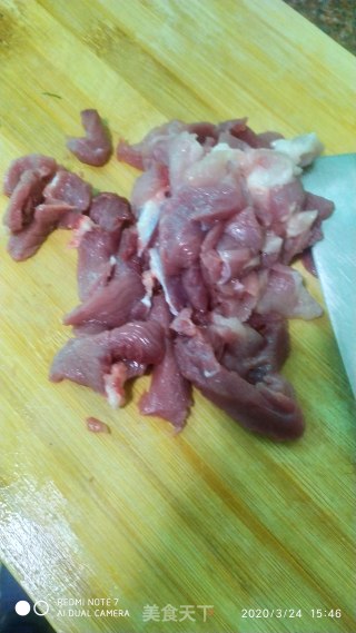 瘦肉炒香菇圆椒的做法步骤：1