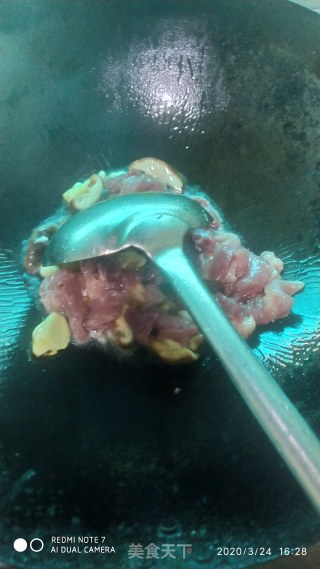 瘦肉炒香菇圆椒的做法步骤：5